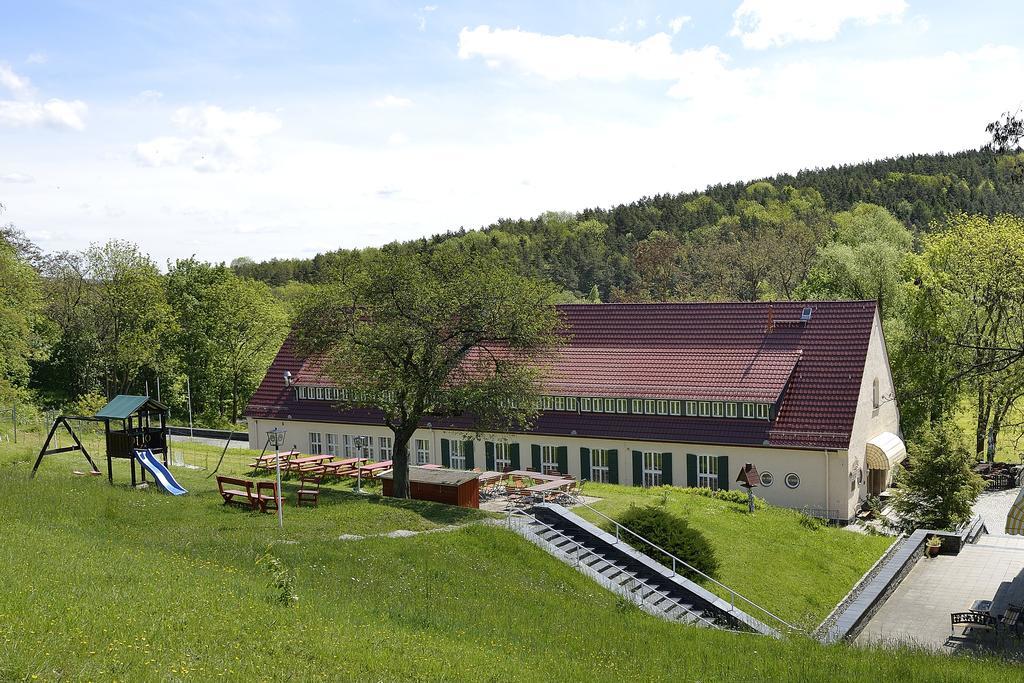 Land- Und Golfhotel Alte Fliegerschule Эйзенах Экстерьер фото