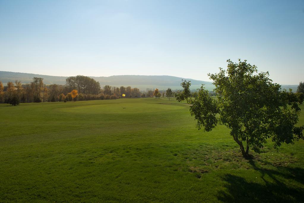 Land- Und Golfhotel Alte Fliegerschule Эйзенах Экстерьер фото