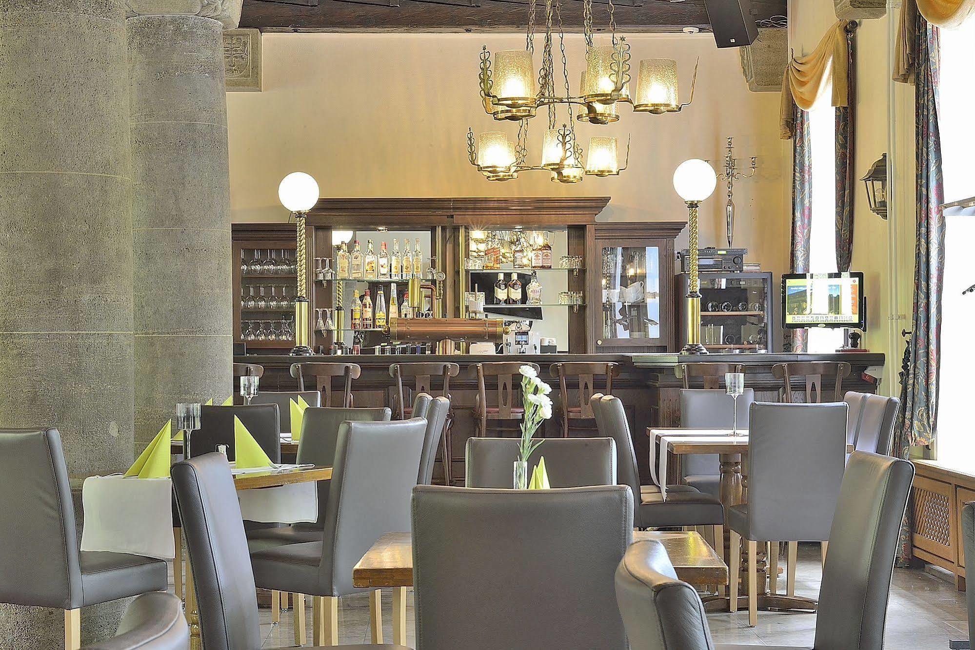 Land- Und Golfhotel Alte Fliegerschule Эйзенах Экстерьер фото