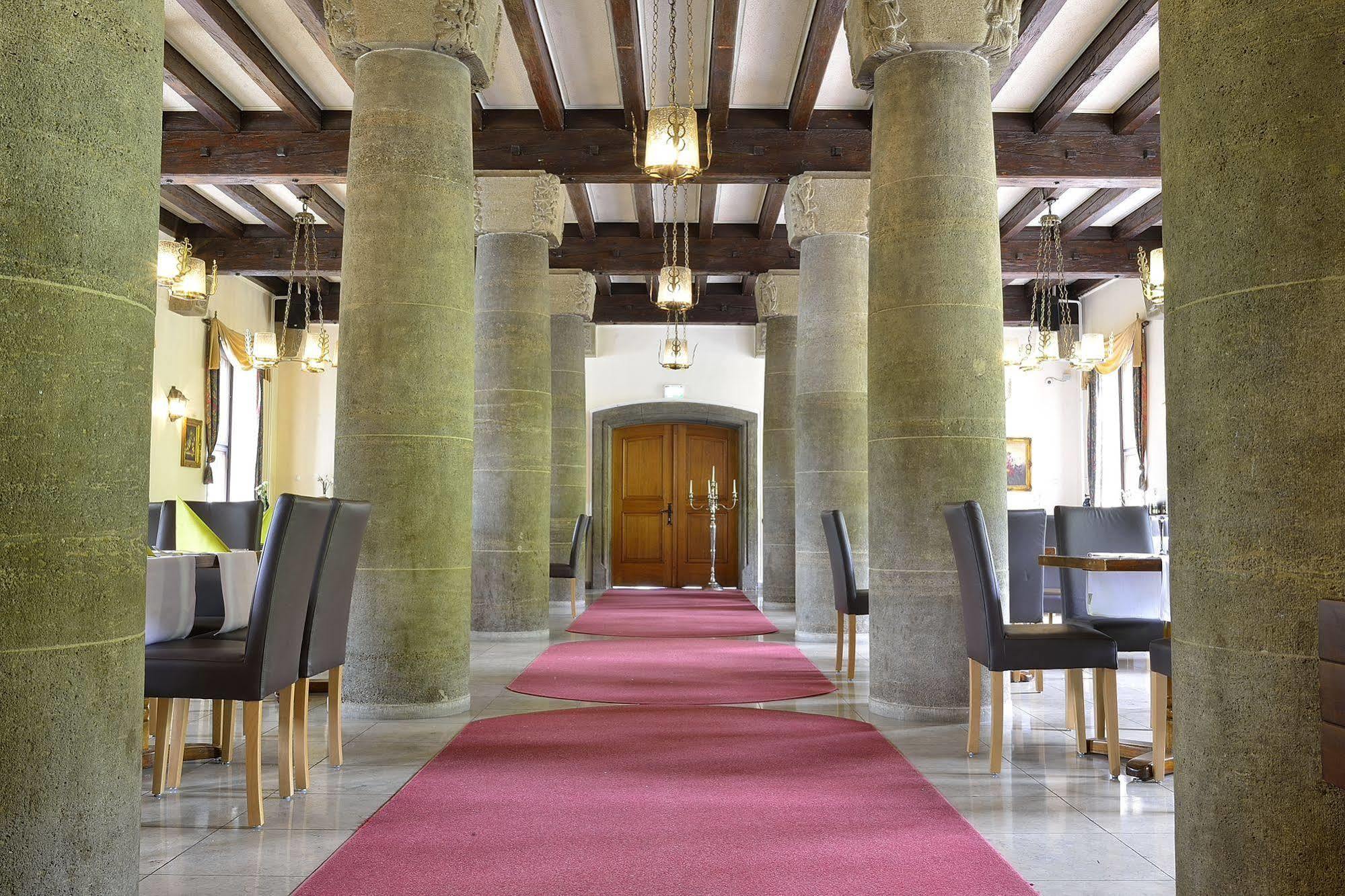Land- Und Golfhotel Alte Fliegerschule Эйзенах Экстерьер фото