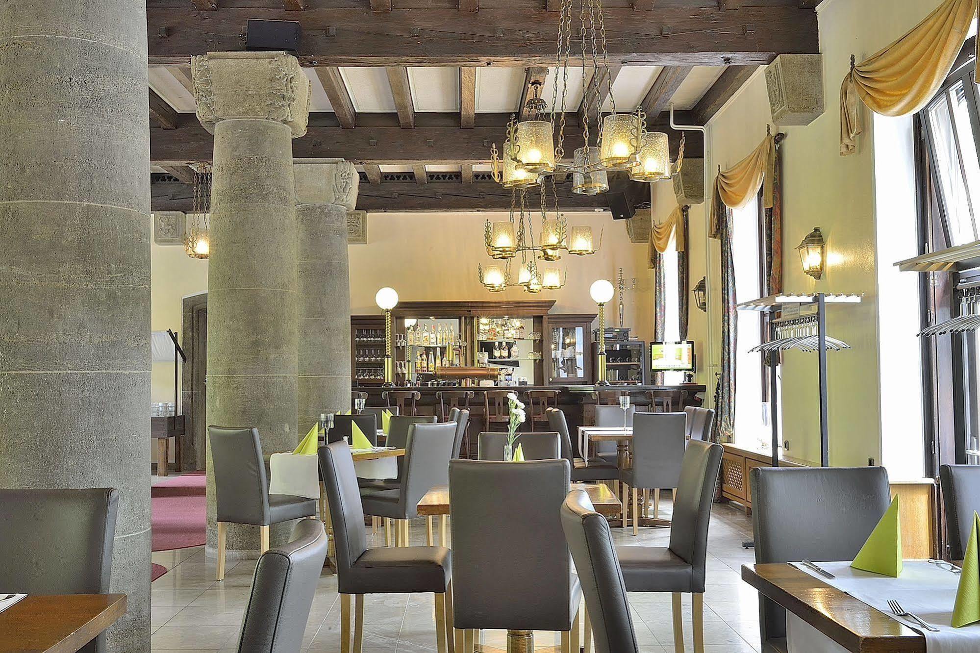 Land- Und Golfhotel Alte Fliegerschule Эйзенах Экстерьер фото