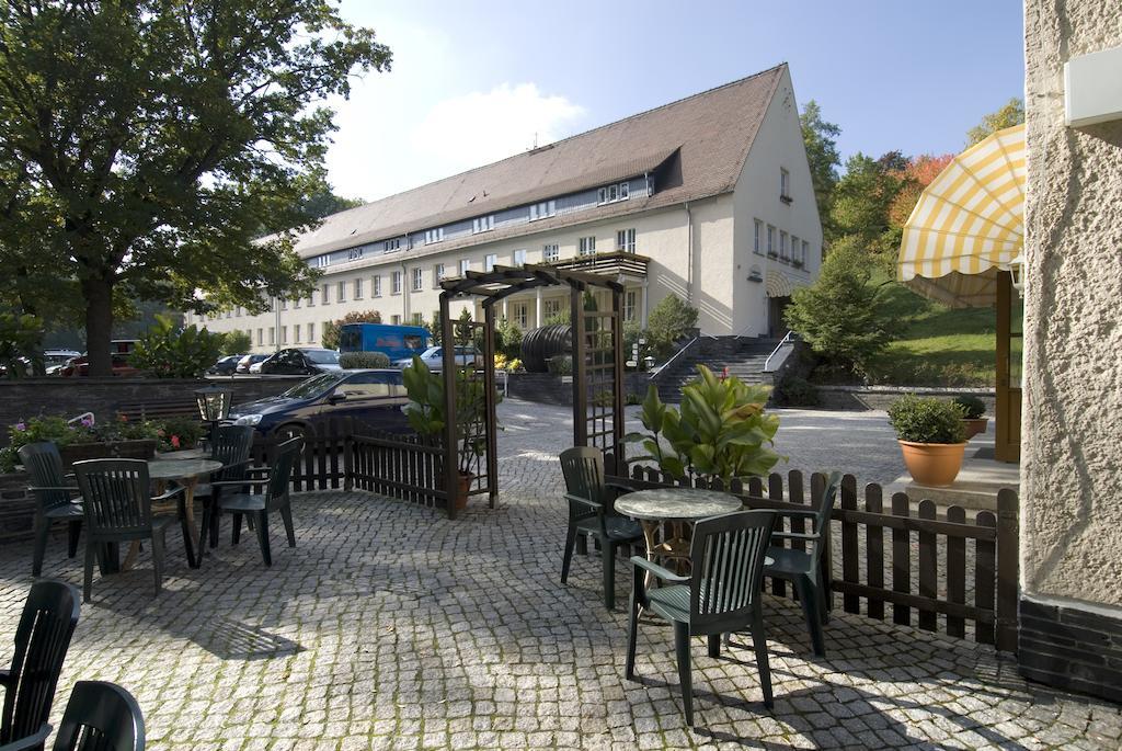 Land- Und Golfhotel Alte Fliegerschule Эйзенах Экстерьер фото