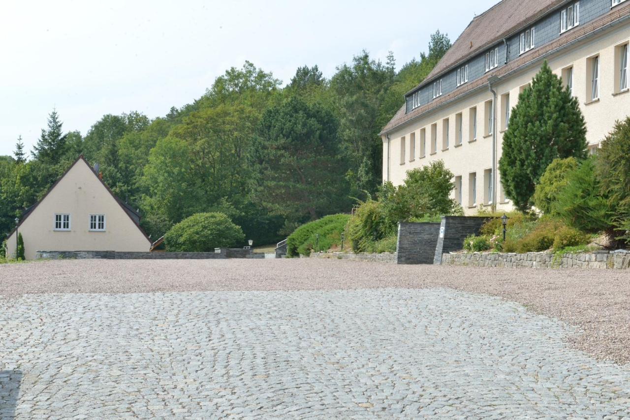 Land- Und Golfhotel Alte Fliegerschule Эйзенах Экстерьер фото